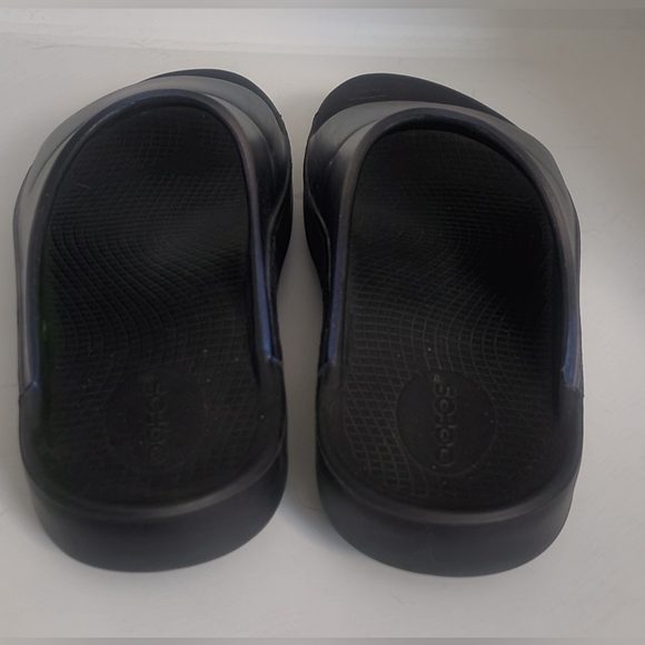 OOFOS Iridescent Slide Sandals - Black with Blue/Purple Sheen - Picture 6 of 8